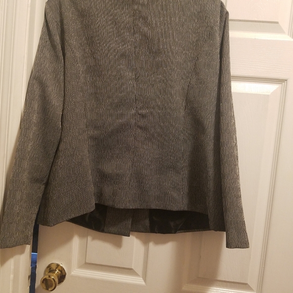 Jacket - Picture 8 of 8